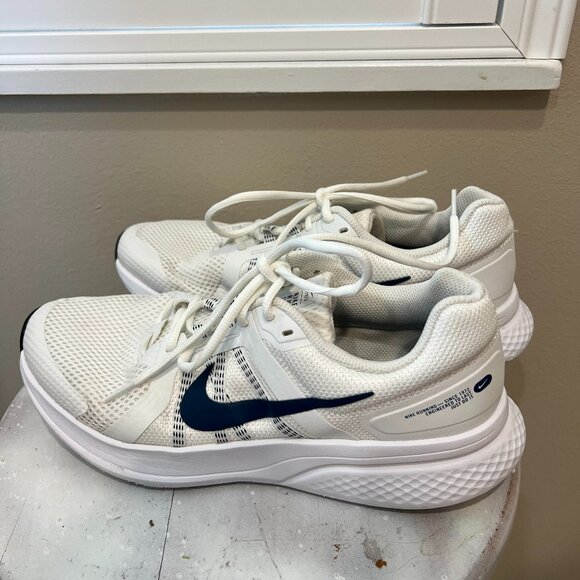 Nike Nuevo Run Swift 2 CU3517-101 Mens White Mesh Athletic Running Shoes - Picture 1 of 9